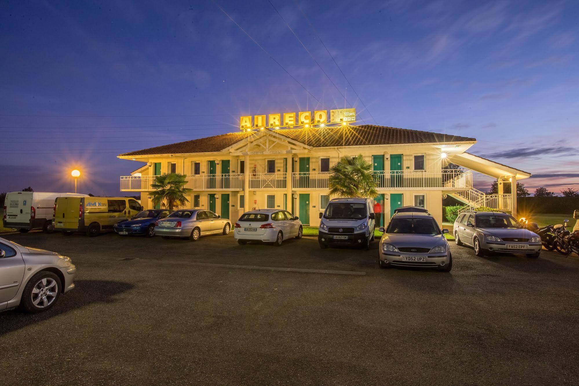 Hotel Aireco Cazères-sur-lʼAdour Exterior foto