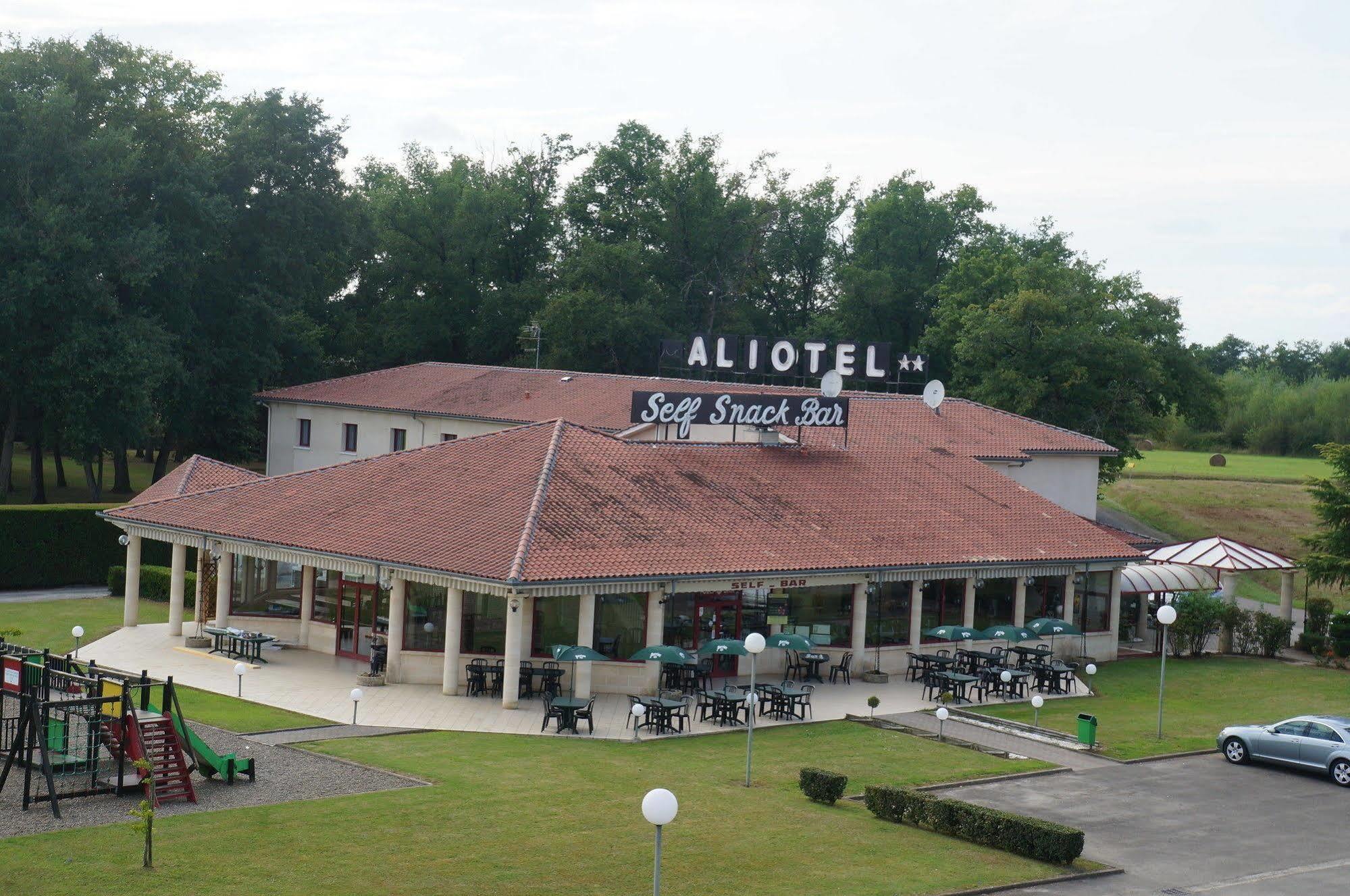 Hotel Aireco Cazères-sur-lʼAdour Exterior foto